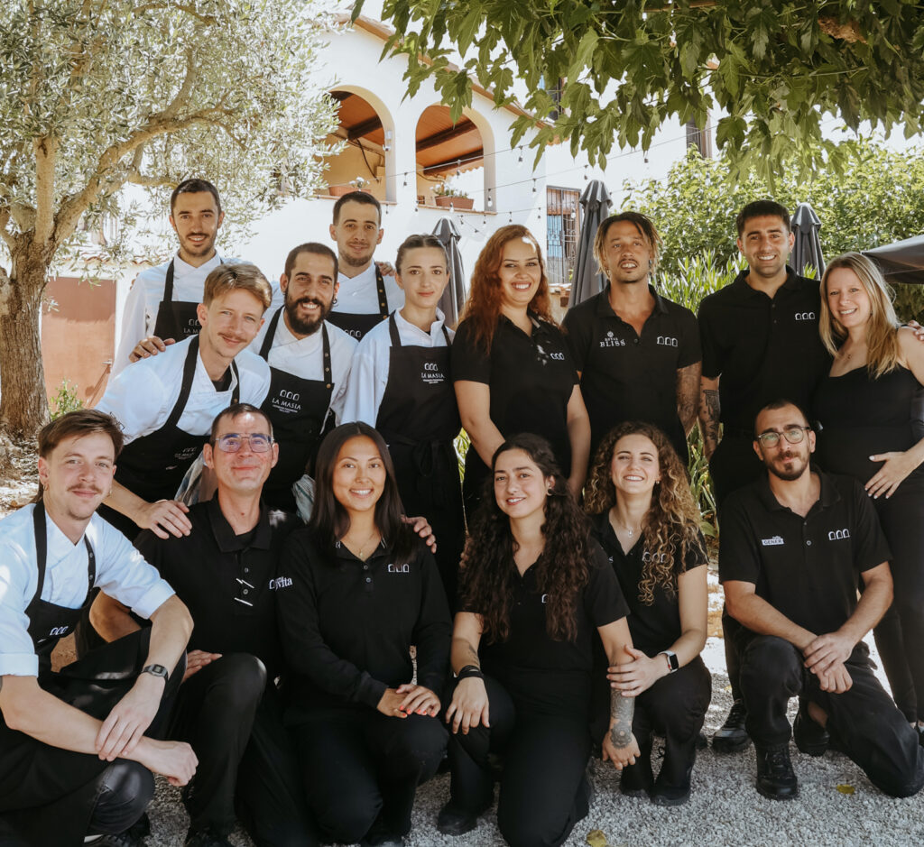 - Equip de cuina: Aitor Delgado, Giuseppe La Manna, Javier Rambock, Héctor Sánchez, Cesc Juncà, Mario Rodrigo;
- Equip de plonge: Zahra Ouali i Karim Ben Youssef;
- Equip de sala: Joan Casserras, Ghizlane Arbaoui, Paulí Gros (cap de sala), Isaac Álvarez, Núria Li Fu i Sònia Ortiz
